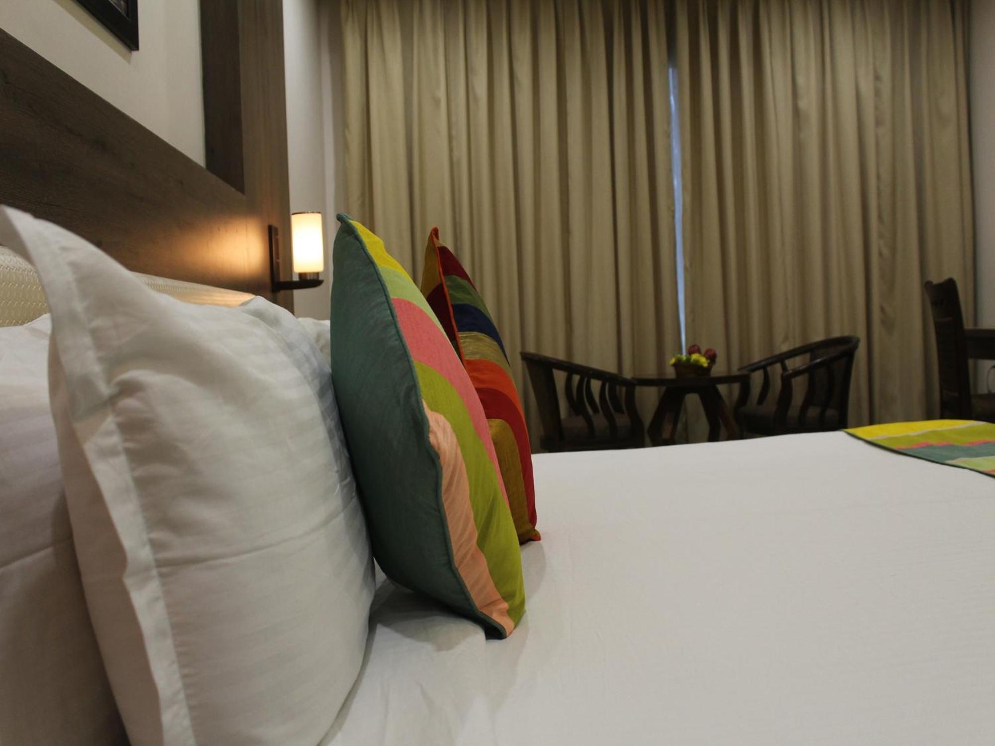 Seven Sky Clarks Exotica Hotel Bhuj Exterior photo